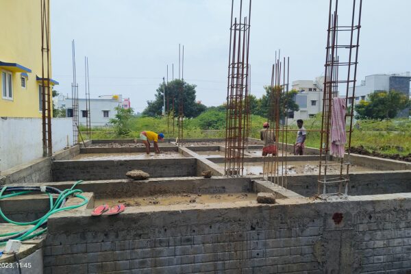 Experienced building contractors constructing modern homes in Chennai