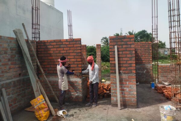 Multi-storey apartment construction with modern amenities and design